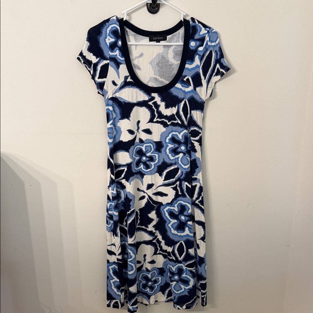 Karen Kane Navy and Light Blue Floral Scoop Neck Tee